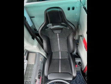 HINO�@SELEGA�i�Z���K�j�@�Ɂ@RECARO�i���J���j�@�N���X�X�|�[�c�X�^�[�@CL210H�@BK�@����