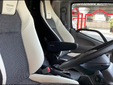 TOYOTA�@�J�����[�h�i�b�cRV�@CREA�i2020�N�j�@�Ɂ@RECARO�i���J���j�@LX-F�@IL110H�@���@�~���E�@����