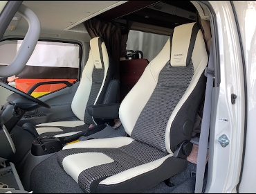 TOYOTA�@�J�����[�h�i�b�cRV�@CREA�i2020�N�j�@�Ɂ@RECARO�i���J���j�@LX-F�@IL110H�@���@�~���E�@����