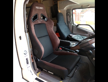 TOYOTA�@�J�����[�hNat�N���A5.3X�@KDY231�i2021�N�j�@�Ɂ@RECARO�i���J���j�@SR-7F�@GU100�@�u���E���@�A�[�����X�g�t���@����