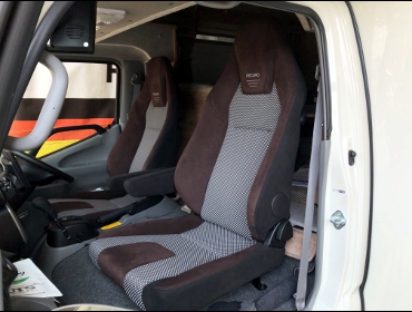 TOYOTA�@�J�����[�h�@�i�b�c�N���A�@KDY231�i2021�N�j�@�Ɂ@RECARO�i���J���j�@LX-F�@WU110�@�u���E���@�A�[�����X�g�t���@�~���E�@����