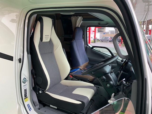 TOYOTA�@�J�����[�h�@GDY�i2022�N�j�@�Ɂ@RECARO�i���J���j�@LX-F�@WL110H�@�����U�[�@����