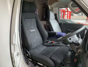 NISSAN�@�o�l�b�g�@�}�b�V���@SKP2TN�i2017�N�j�@�Ɂ@RECARO�i���J���j�@�G���S���hMV�@BK�@����
