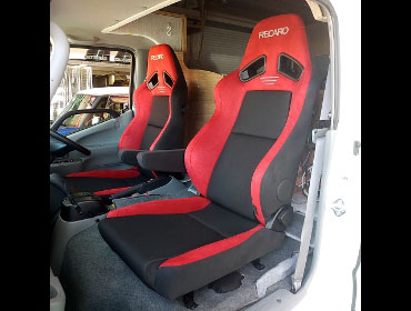 TOYOTA�@�J�����[�h�@�L�����s���O�J�[�@KDY�i2022�N�j�@�Ɂ@RECARO�i���J���j�@SR-7F�@GU100H�@RED�@�V�[�g�q�[�^�[�t���@�~���E�@����