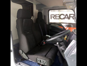 ISUZU�@�r�[�J���i�n�C�L���u�j�@NMS88AN�i2023�N�j�@�Ɂ@RECARO�i���J���j�@�I���\�y�hAN220HV�@BK�@���ʃV���[�g�J�b�g���H�@�A�[�����X�g���H���t���@����