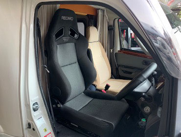 TOYOTA�@�^�E���G�[�X�g���b�N�@�L�����s���O�J�[�@DBF-S412U�i2018�N�j�@�Ɂ@RECARO�i���J���j�@SR-7F�@GK100�@BK/SIL�@����