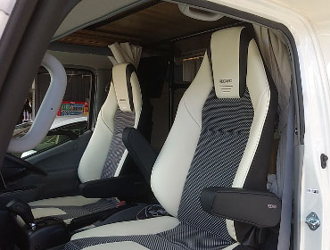 TOYOTA�@�J�����[�h�@GDY281�i2022�N�j�@�Ɂ@RECARO�i���J���j�@LX-F�@WL110H�@���@�A�[�����X�g�t���@�~���E�@����