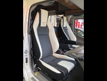 TOYOTA�@�J�����[�h�@�Ɂ@RECARO�i���J���j�@LX-F�@IL110�@�z���C�g�@�A�[�����X�g�t���@�~���E�@����