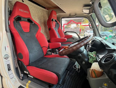 TOYOTA�@�J�����[�h�@GDY281���i2023�N�j�@�Ɂ@RECARO�i���J���j�@SR-C�@UT100�@A/R�@RED�@�~���E�@����