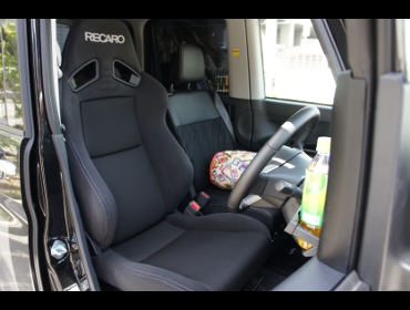 RECARO�i���J���V�[�g�j�@DAIHATSU�@�^���g�@LA600S��RECARO�i���J���j�@SR-7F SK100 BK/BK ����