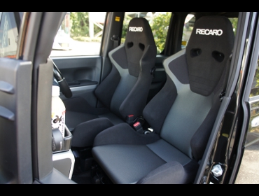 RECARO�i���J���V�[�g�j�@DAIHATSU�@�E�F�C�N�Ƀ��J���@SR-6 SK100S�@BK/SIL�@�~2�r�@����