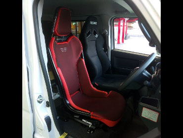 DAIHATSU�@�n�C�[�b�g�A�g���[�@S700V�i2022�N�j�@�Ɂ@RECARO�i���J���j�@RCS�@BK�V�F��/RED���b�V���@����