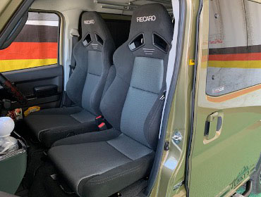 DAIHATSU�@�A�g���[S700V�i2022�N�j�@�Ɂ@RECARO�i���J���j�@SR-7F�@GK100�@BK/SIL�@�~���E�@����