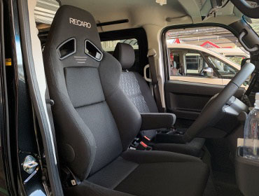 DAIHATSU�@�A�g���[�@S700�i2023�N�j�@�Ɂ@RECARO�i���J���j�@SR-7F�@GK100�@BK/BK�@����