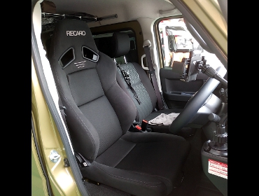 DAIHATSU�@�A�g���[�@S700V�i2022�N�j�@�Ɂ@RECARO�i���J���j�@SR-7F�@GK100�@BK/BK�@����
