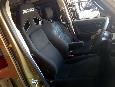 DAIHATSU�@�A�g���[�@S710V�i2023�N�j�@�Ɂ@RECARO�i���J���j�@SR-7F�@KK100H�@BK�@A/R�@�V�[�g�q�[�^�[�t���@����