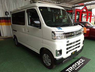 DAIHATSU�@�A�g���[�@S700�i2023�N�j�@�Ɂ@RECARO�i���J���j�@�G���S���hMV�@BK�@����