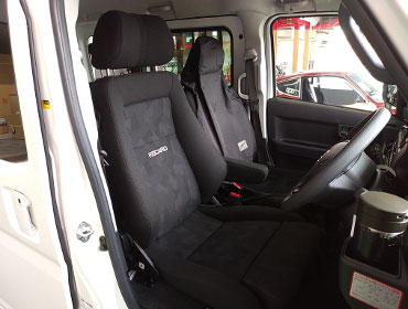 DAIHATSU�@�A�g���[�@S700�i2023�N�j�@�Ɂ@RECARO�i���J���j�@�G���S���hMV�@BK�@����