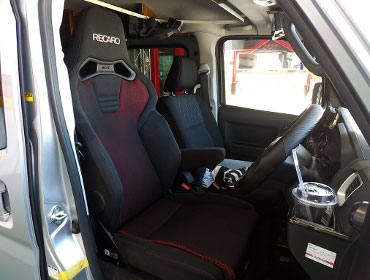 DAIHATSU�@�A�g���[�@S700V�i2022�N�j�@�Ɂ@RECARO�i���J���j�@SR-C�@BK100�@A/R�@BK/RED�@����