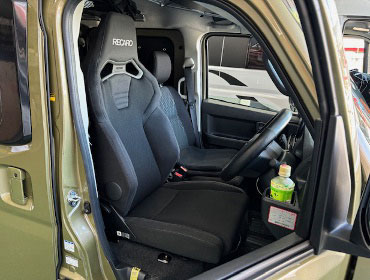 DAIHATSU�@�A�g���[�@S710�i2023�N�j�@�Ɂ@RECARO�i���J���j�@SR-C�@BK100�@BK/BK�@����