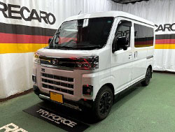 DAIHATSU�@�A�g���[�@S710�i2023�N�j�@�Ɂ@RECARO�i���J���j�@SR-C�@UT100H�@A/R�@BK�@�V�[�g�q�[�^�[�t���@����