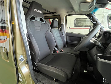 DAIHATSU�@�A�g���[�@S710V�i2024�N�j�@�Ɂ@RECARO�i���J���j�@SR-C�@BK100�@A/R�@BK/BK�@����