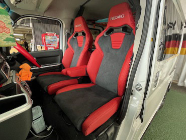 DAIHATSU�@�A�g���[�@S700V�i2023�N�j�@�Ɂ@RECARO�i���J���j�@SR-C�@UT100�@A/R�@RED�@����
