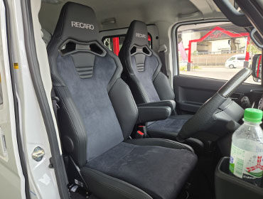 DAIHATSU�@�A�g���[�@S710V�i2025�N�j�@�Ɂ@RECARO�i���J���j�@SR-C�@UT100�@A/R�@BK�@�~���E�@����
