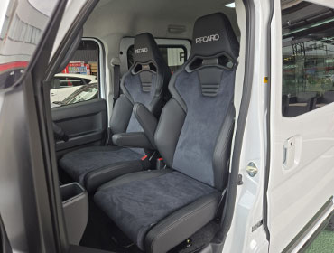 DAIHATSU�@�A�g���[�@S710V�i2025�N�j�@�Ɂ@RECARO�i���J���j�@SR-C�@UT100�@A/R�@BK�@�~���E�@����