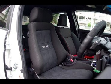 RECARO�i���J���V�[�g�j�@HONDA�@�t�B�b�g3�@�n�C�u���b�h�Ƀ��J���@�G���S���hD�@BK�@����