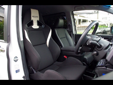 RECARO�i���J���V�[�g�j�@HONDA�@�X�e�b�v���S���@RK5�Ƀ��J���@SR-7 Lassic ���@����