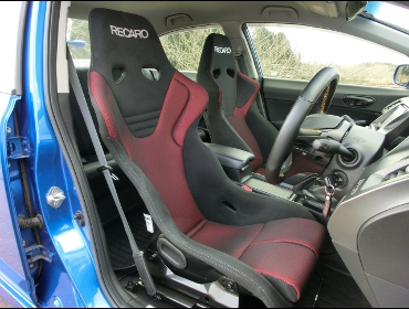 RECARO�i���J���V�[�g�j�@HONDA�@�V�r�b�N�@FD2�Ƀ��J���@RS-G SK2 BK/RED�@���@SR-6 SK100S�@BK/RED�@����