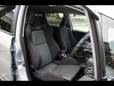 RECARO�i���J���V�[�g�j�@HONDA�@�t�B�b�g�@GP1�Ƀ��J���@SR-7 GK100 BK/SIL�@����