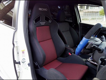 RECARO�i���J���V�[�g�j�@HONDA�@�t�B�b�g3�@GP5�Ƀ��J���@SR-7 GK100 BK/RED�@����