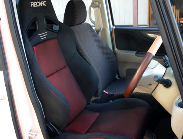 RECARO�i���J���V�[�g�j�@HONDA�@N-BOX�Ƀ��J���@SR-7F�@GK100�@�V�[�g�q�[�^�[�t���@BK/RED�@����