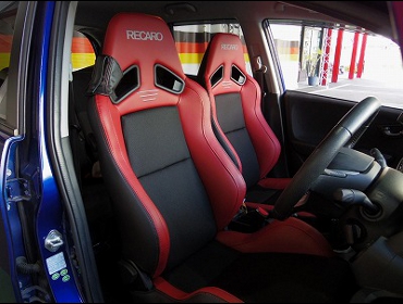 RECARO�i���J���V�[�g�j�@HONDA�@�t�B�b�g�@GE8�@�Ɂ@���J���@SR-7�@Lassic�@RED�@���@SR-7F�@Lassic�@RED�@����