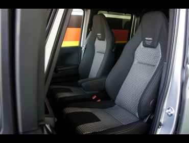 HONDA�@N-BOX�@JF3�i2018�N�j�@�Ɂ@RECARO�i���J���j�@LX-F�@IN110�@BK�@�A�[�����X�g�t���@�~2�r�@����