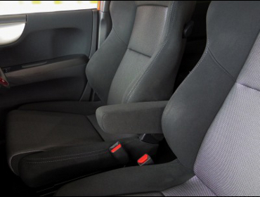 HONDA�@N-ONE�@RS�@JG1�i2018�N6���j�@�Ɂ@RECARO�i���J���j�@SR-7F�@GK100�@BK/SIL�@A/R�@���@SR-7F�@GK100�@BK/SIL�@�A�[�����X�g�t���@����