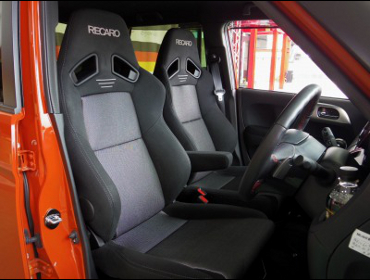 HONDA�@N-ONE�@RS�@JG1�i2018�N6���j�@�Ɂ@RECARO�i���J���j�@SR-7F�@GK100�@BK/SIL�@A/R�@���@SR-7F�@GK100�@BK/SIL�@�A�[�����X�g�t���@����