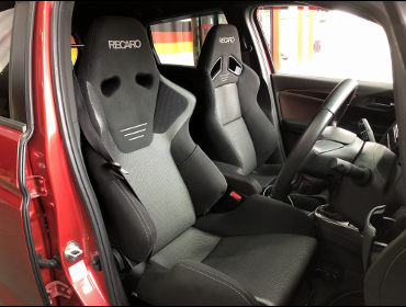 HONDA�@�t�B�b�g�@GK5�@�Ɂ@RECARO�i���J���j�@SR-6�@GK100S�@BK/SIL�@���@SR-7F�@GK100�@BK/SIL�@����