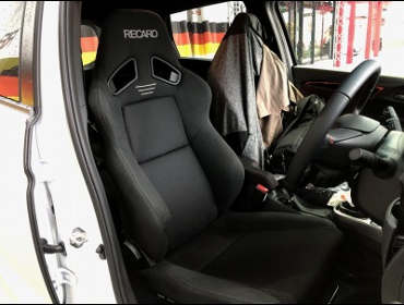 HONDA�@�t�B�b�g�@GK5�i2019�N�j�@�Ɂ@RECARO�i���J���j�@SR-7�@GK�@BK/BK�@����