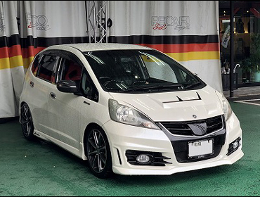 HONDA�@�t�B�b�g�@GE8�i2009�N�j�@RECARO�i���J���j�@SR-7�@GU100�@RED�@����