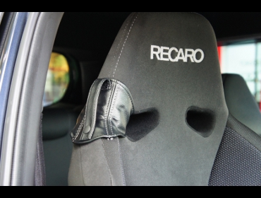 HONDA�@�t�B�b�g�@GK3�@13G�i2018�N�j�@�Ɂ@RECARO�i���J���j�@SR-6�@GK100S�@BK/BK�@���ʃV���[�g���H�@����