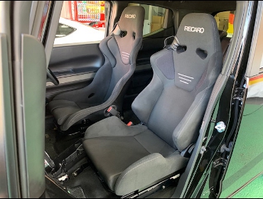 HONDA�@N box�X���b�V���@JF1�i2019�N10���j�@�Ɂ@RECARO�i���J���j�@RS-G�@GK�@BK�@���@SR-6�@GK100S�@BK/BK�@����