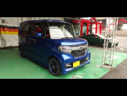 HONDA�@N-BOX�J�X�^���@JF3�i2017�N�j�@�Ɂ@RECARO�i���J���j�@SR-7�@KK100�@RED�@����