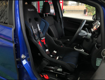 HONDA�@�t�B�b�g�@GK5�i2016�N�j�@�Ɂ@RECARO�i���J���j�@RS-G�@GK�@BK/�u���[�@�V�[�g�q�[�^�[�t���@����