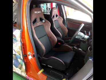 HONDA�@�t�B�b�g�@GK5�i2019�N�j�@�Ɂ@RECARO�i���J���j�@SR-7�@GU100�@�u���E���@���@SR-7F�@GU100�@�u���E���@����