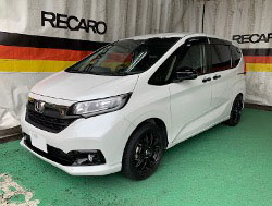 HONDA�@�t���[�h�@GB5�i2022�N�j�@�Ɂ@RECARO�i���J���j�@SR-7F�@KK100�@BK�@�V�[�g�q�[�^�[�t���@����