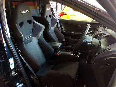 HONDA�@�I�f�b�Z�C�@DBA-RB3�i2009�N�j�@�Ɂ@RECARO�i���J���j�@SR-6�@GK100S�@BK/SIL�@�~���E�@����