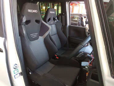 HONDA�@N-BOX�J�X�^���@JF3�i2023�N�j�@�Ɂ@RECARO�i���J���j�@SR-6�@GK100S�@BK/SIL�@���@SR-7F�@GK100�@BK/SIL�@����